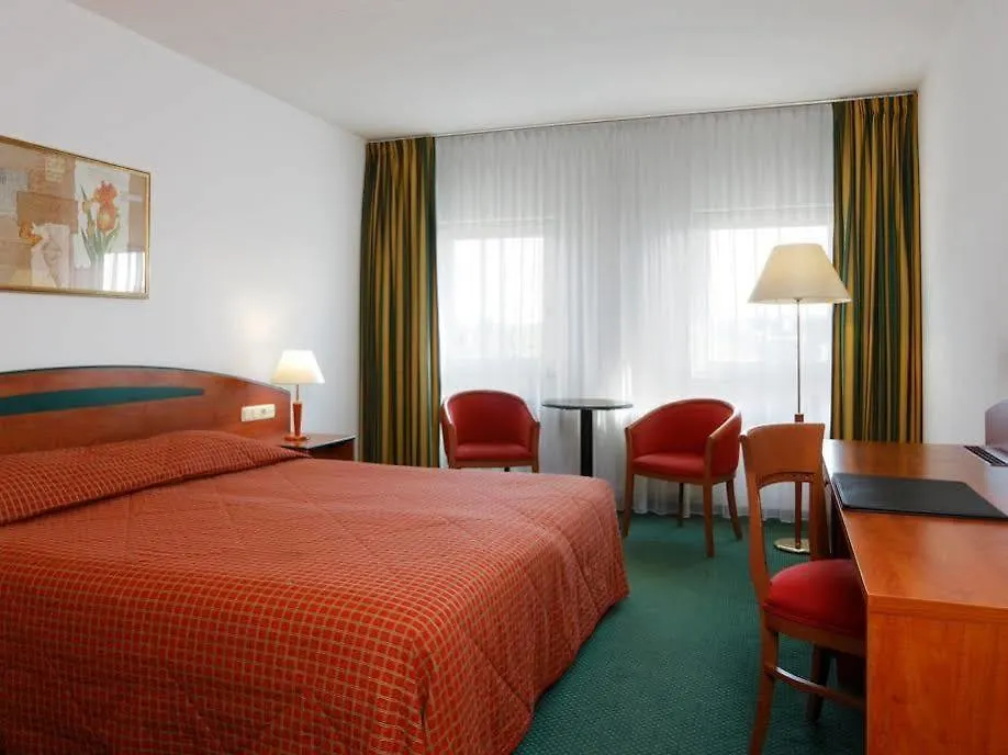 Nh Maastricht Otel