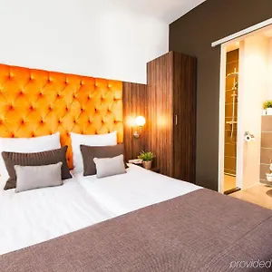 Otel La Reine